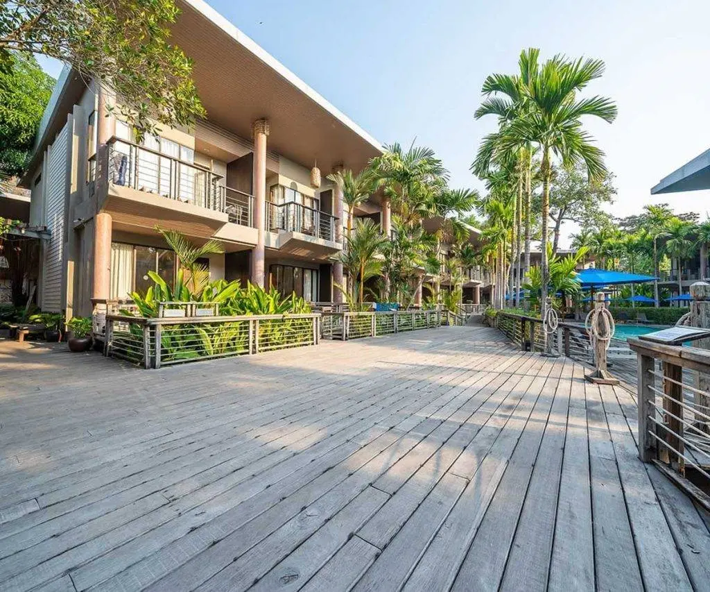 Beachfront Pool Villa